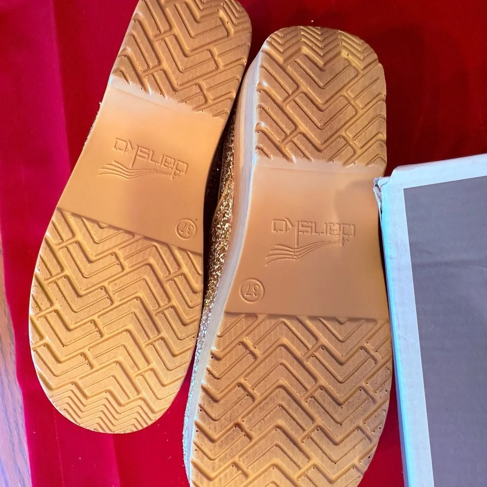 Clogs - Picture 1 of 1